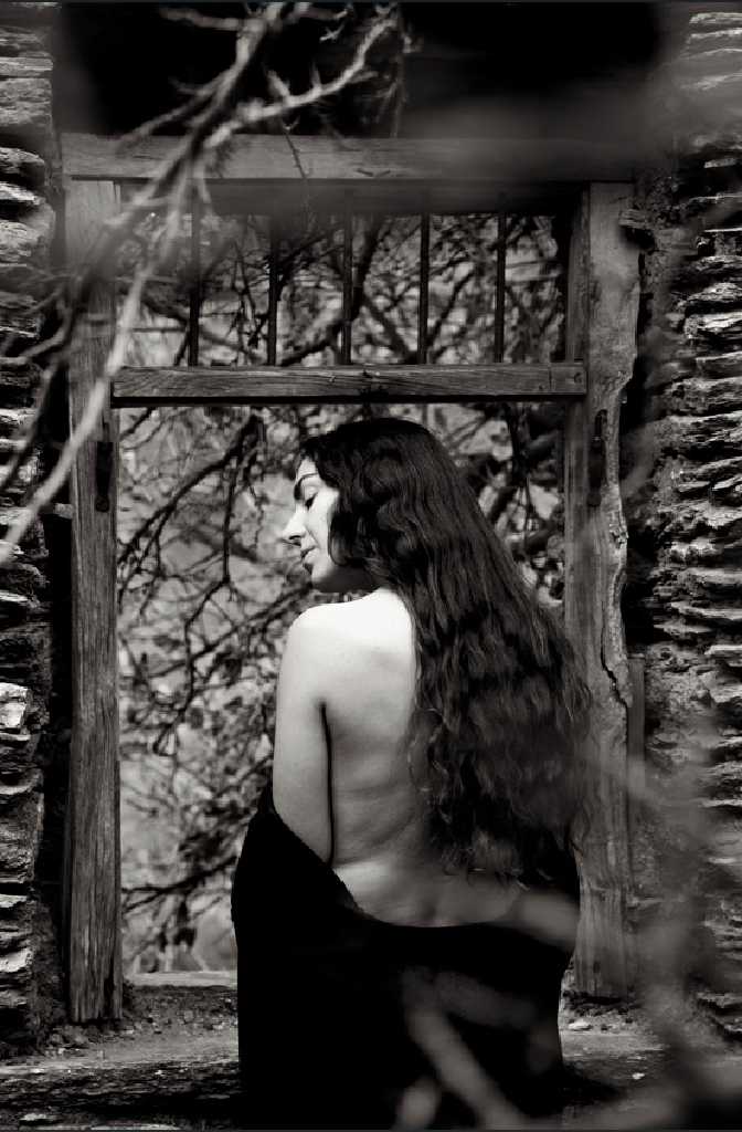 At the Window, Ricardo Castro, 80 x 120