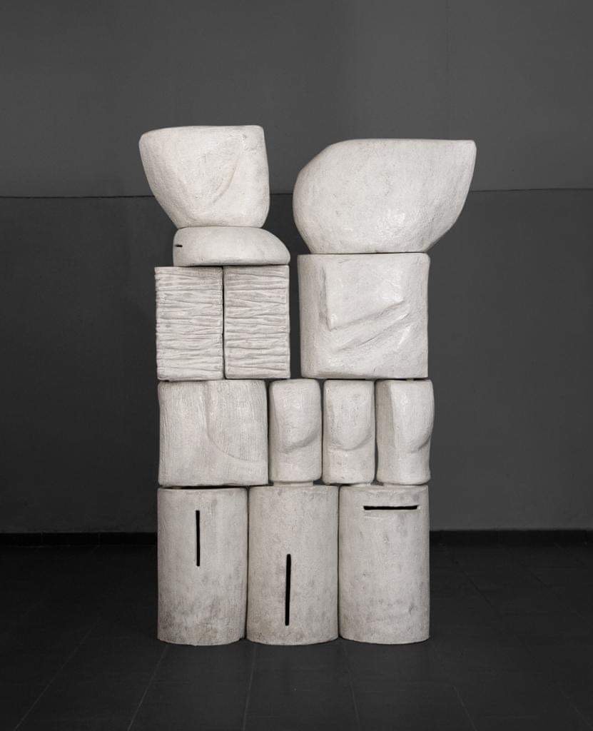 Paratheses I, ceramic sculpture, 182 x 120 x 42 cm, 2022-2023